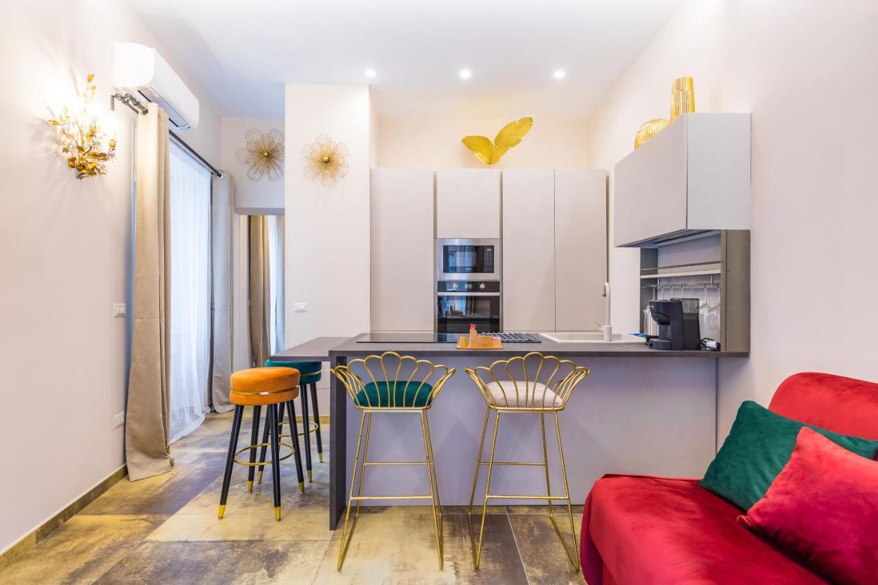 Golden Shell At Historical Center By Napoliapartments Esterno foto