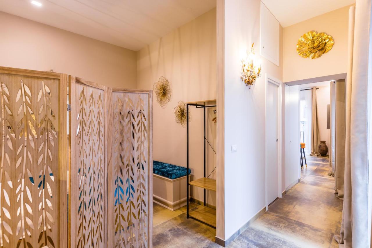 Golden Shell At Historical Center By Napoliapartments Esterno foto