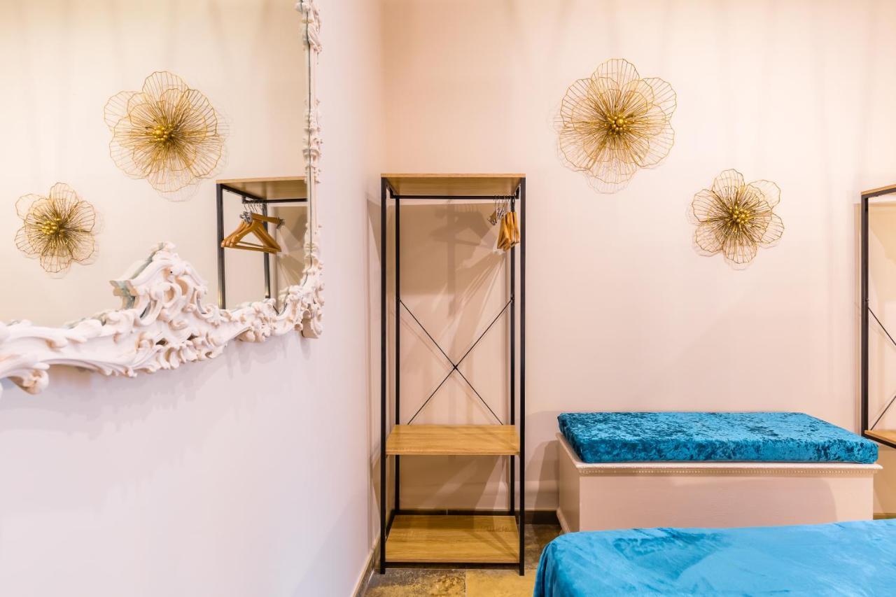 Golden Shell At Historical Center By Napoliapartments Esterno foto